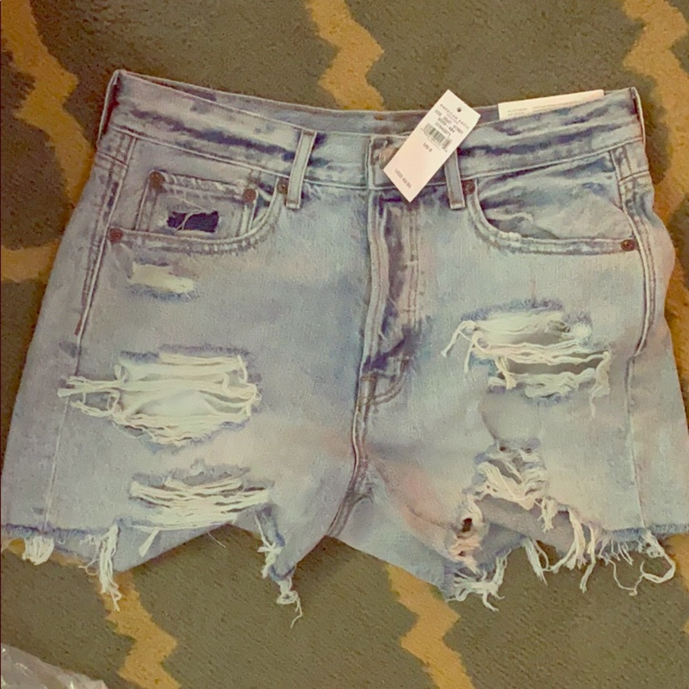 American Eagle 90s boyfriend shorts